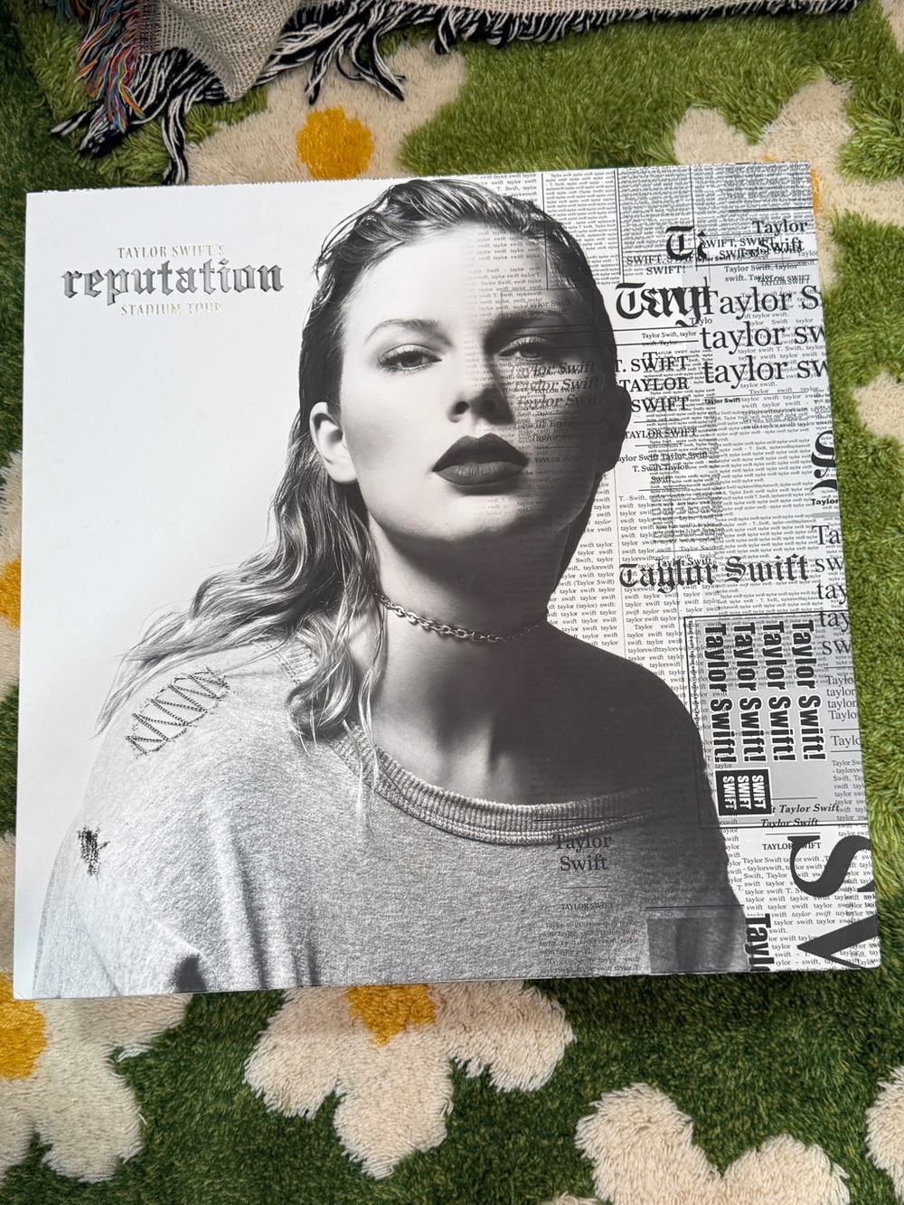 Like New Complete Reputation VIP Box Book Lanyard Laminate Ticket CD Charger
